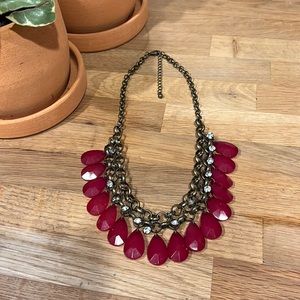 DEEP PINK STATEMENT NECKLACE